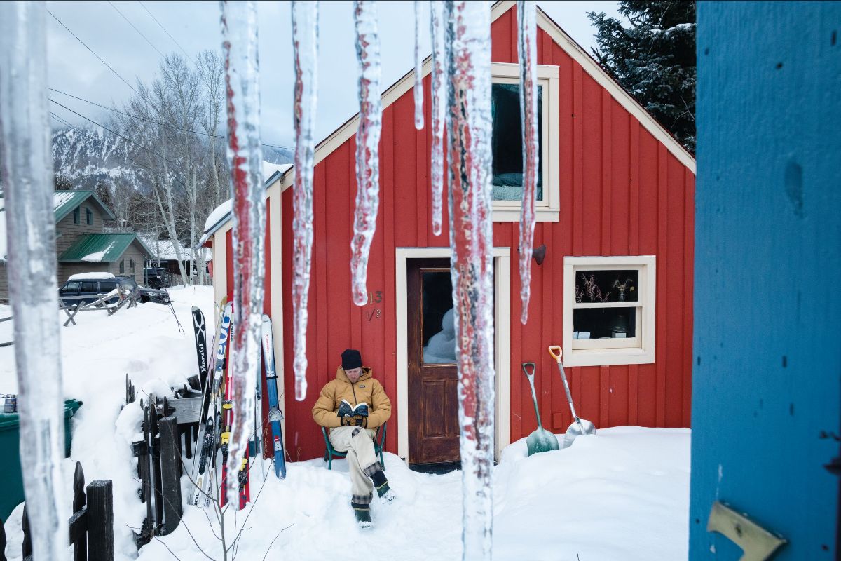 TOP 8 WARM AND COMFORTABLE jackets for winter days from Basecamp Shop